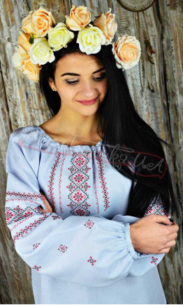 Вышиванка женская на хлопке UA28