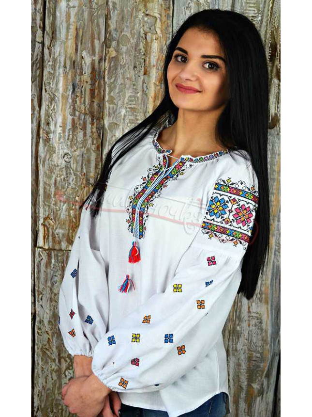 Women's shirt with embroidery UA05 size 48