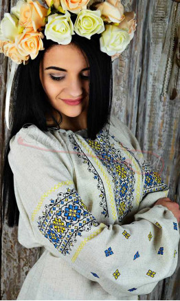 Classic women's vyshyvanka UA17