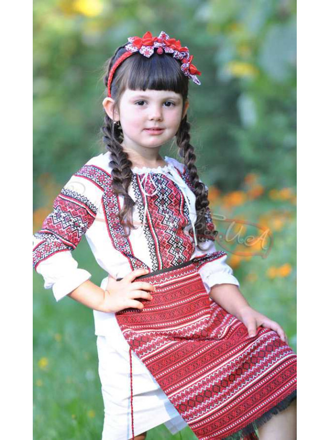 Shirt embroidered for a girl 0154
