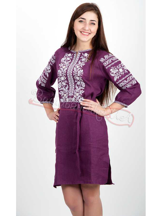 Dress embroidered with Sokal pattern 4600
