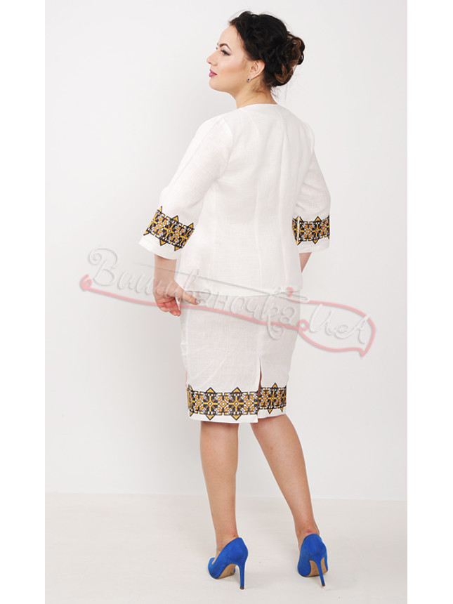 Elegant suit with embroidery in linen 7123 colour White size 42
