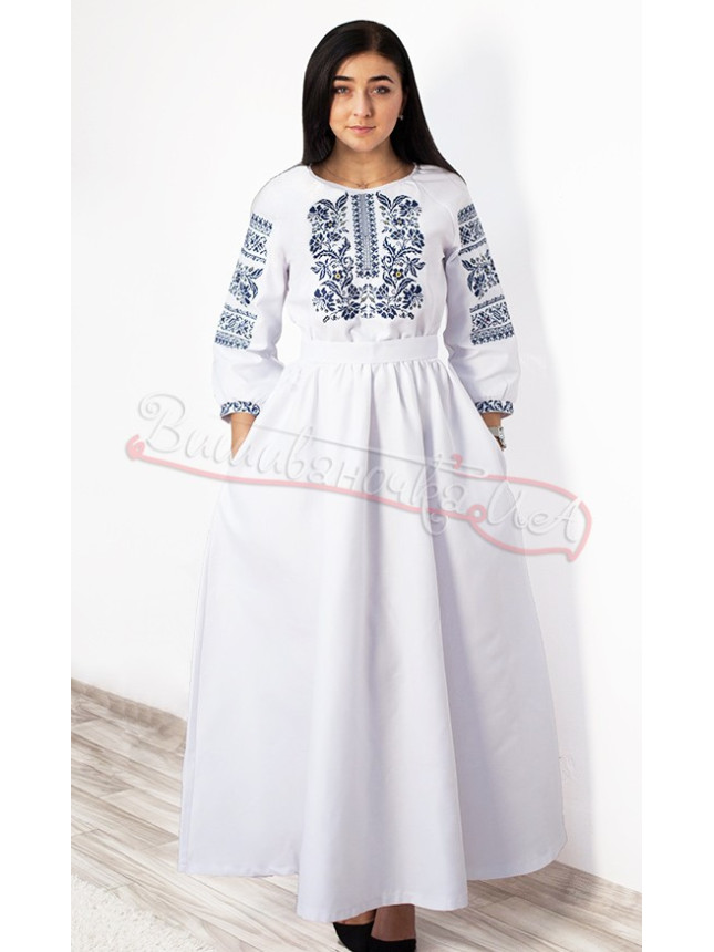Long white dress with Sokal pattern 426-3.1 size 52