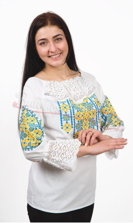 Блузка з жовто-блакитною вишивкою 7043
