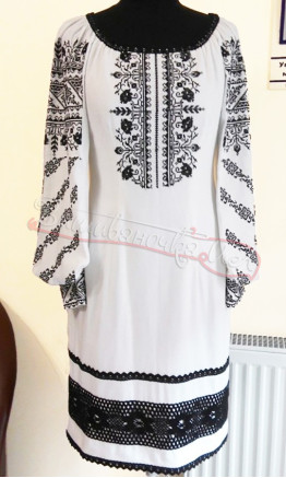 Women's dress with embroidery 3045