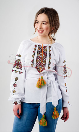 Вишиванка жіноча з яскравою вишивкою НК12