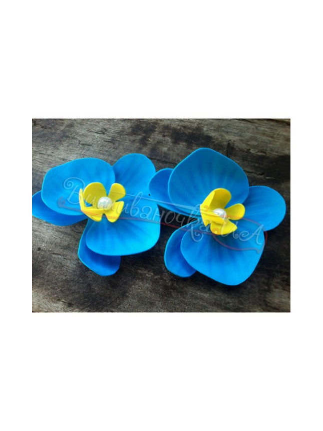 Bright accessory for a hairstyle В25