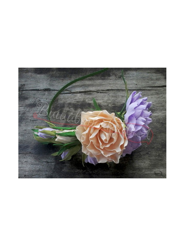 Delicate headband of flowers В40