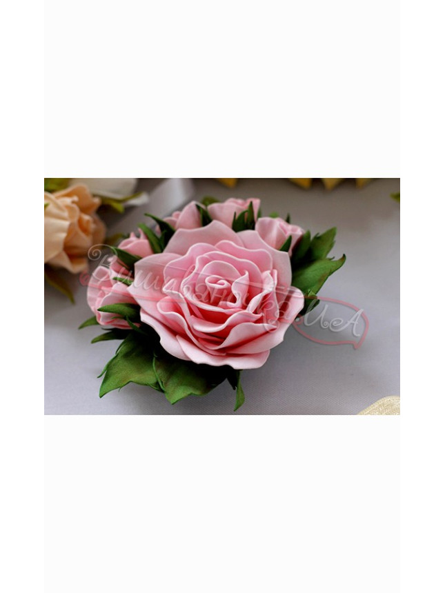 Brooch handmade in soft pink В63