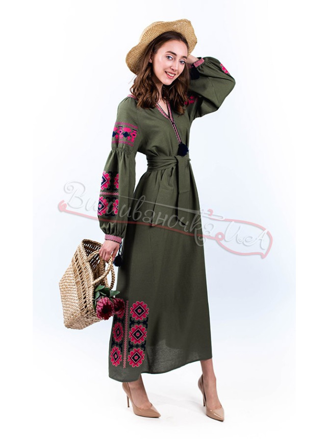 Stylish dress in linen with bright embroidered ornament ОК03