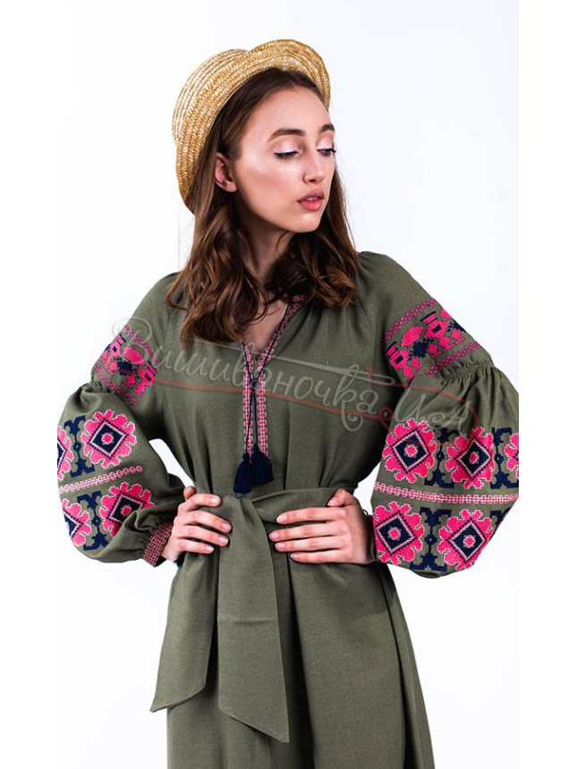 Stylish dress in linen with bright embroidered ornament ОК03