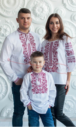 Комплект вишитих сорочок для сімї 79001