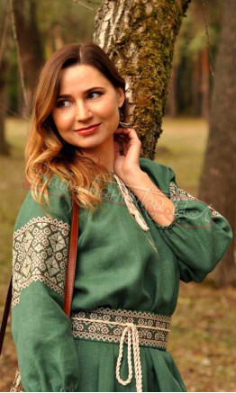 Длинное платье зелёного оттенка П17