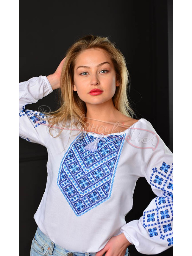 Women's shirt with bright ornament 547-3