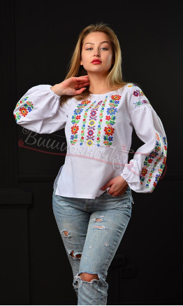 Яркая вышитая блуза 524-1