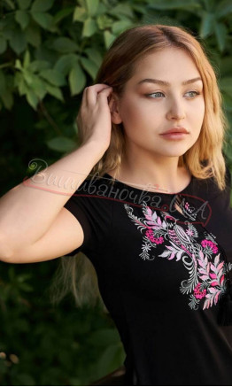 Black T-shirt with embroidery 5135