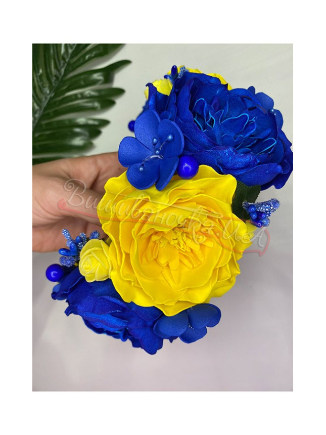 Bright flower crown of flowers В19