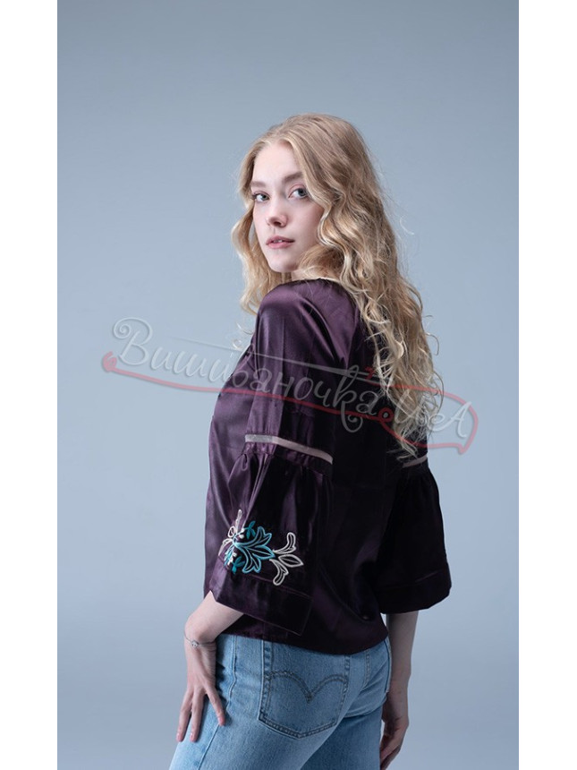 Women's blouse with embroidery 7356