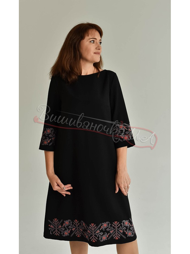 Чорна вишита сукня 4586
