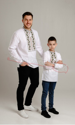 Вишитий комплект сорочок 7981