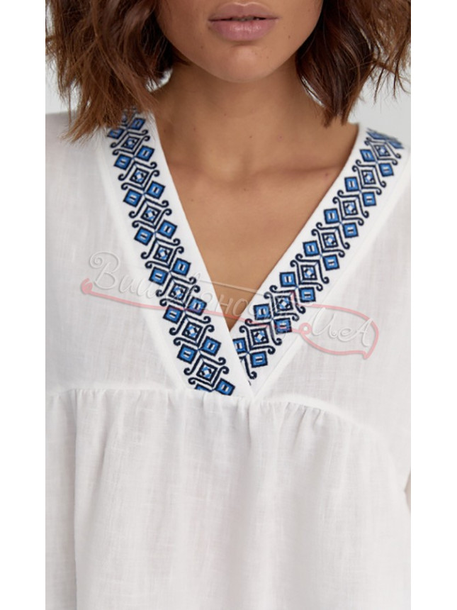 Blouse with a relaxed cut 0101