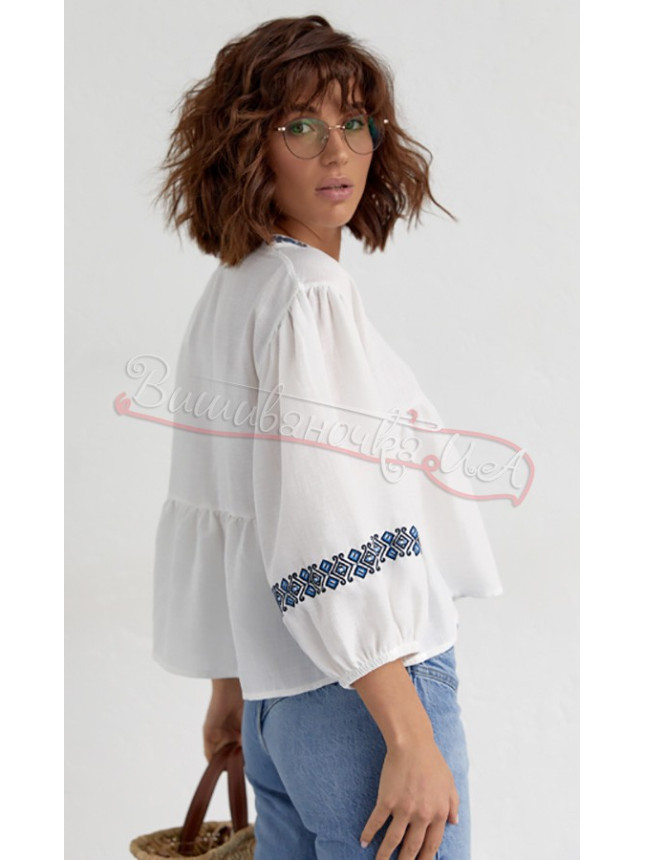 Blouse with a relaxed cut 0101