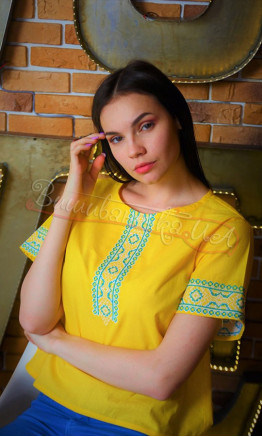Женская блуза с вышивкой Ч 7425