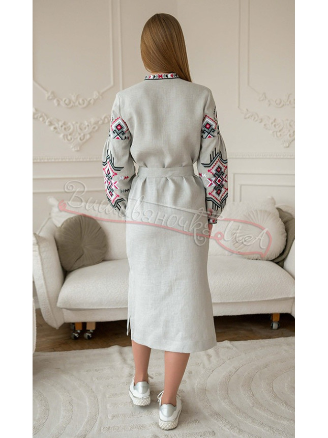 Embroidered dress on grey linen 4641 size 52
