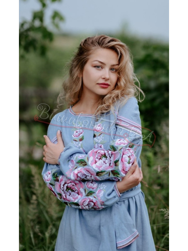 Women's dress with embroidered flowers 4548