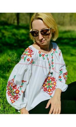 Вишиванка жіноча з яскравим узором 7254