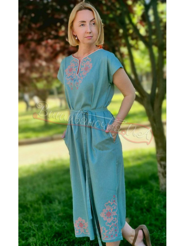 Dress in delicate with embroidery 7535 size 42