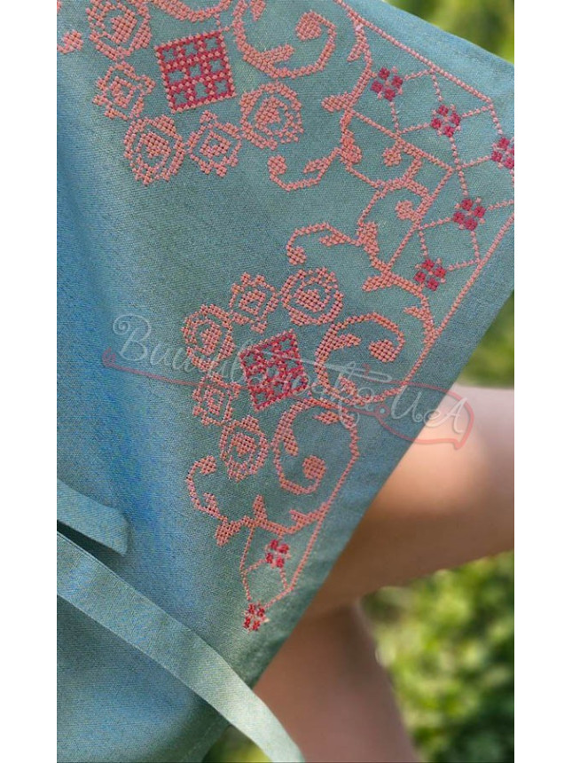 Dress in delicate with embroidery 7535 size 42