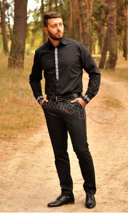 Black men's shirt with embroidery М121