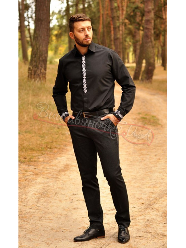 Black men's shirt with embroidery М121