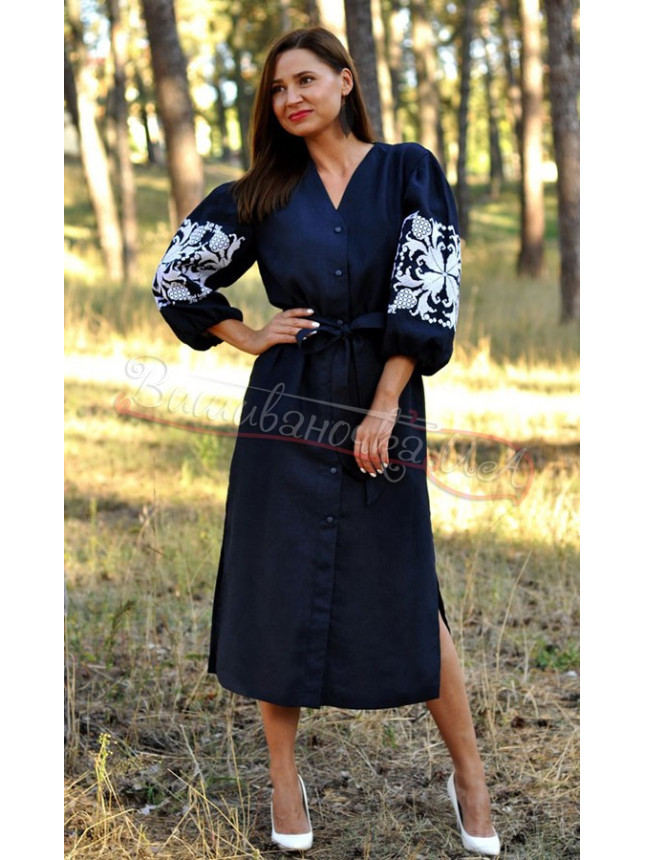 Dress-robe with embroidery П34 size 104-110