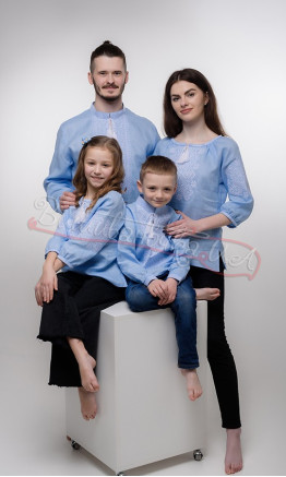 Family set of vyshyvankas in linen 7344