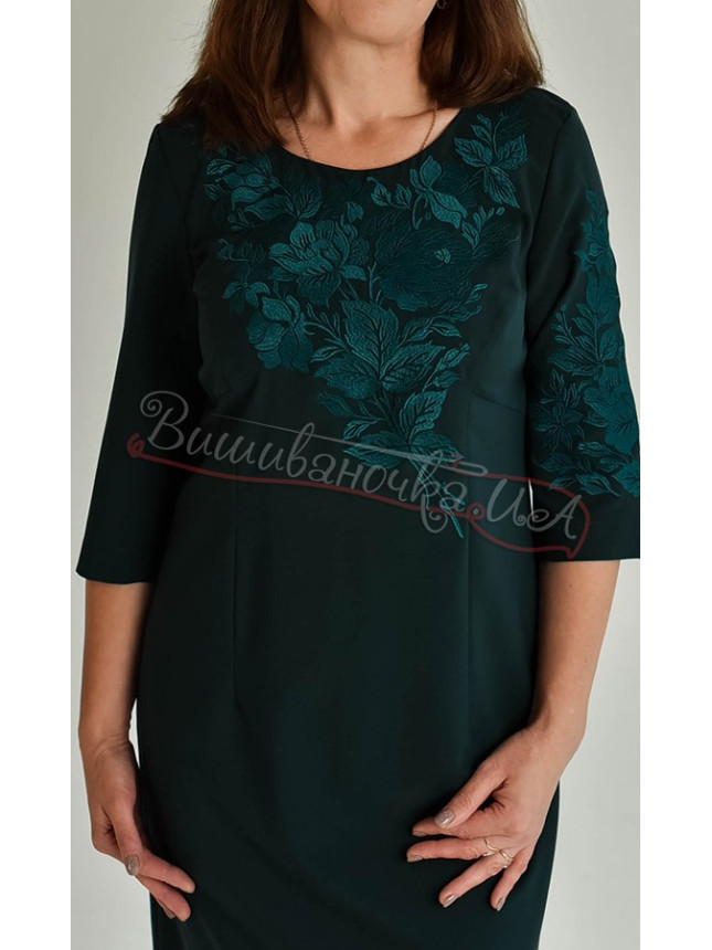 Green dress with embroidery 4573