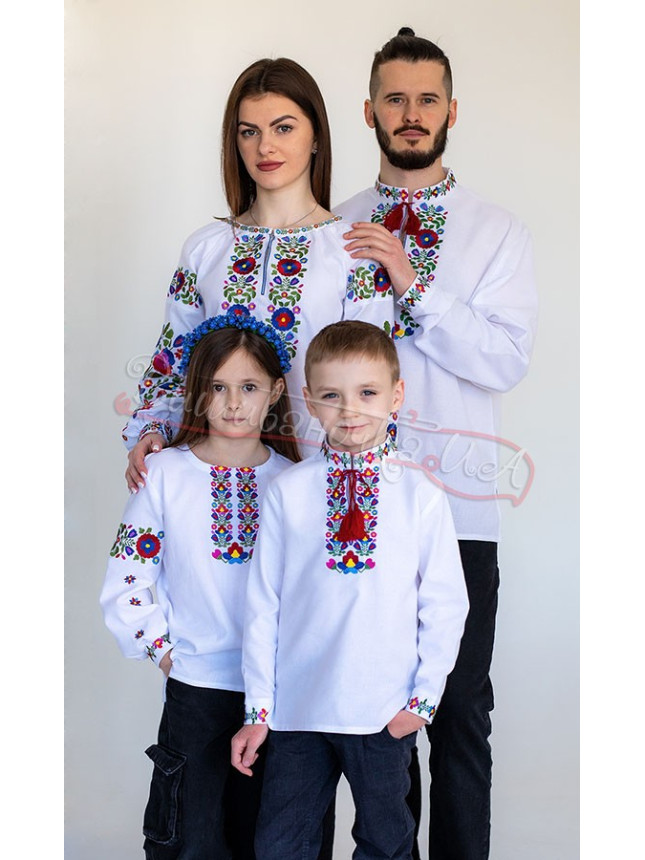 Сімейний набір вишиванок 7780