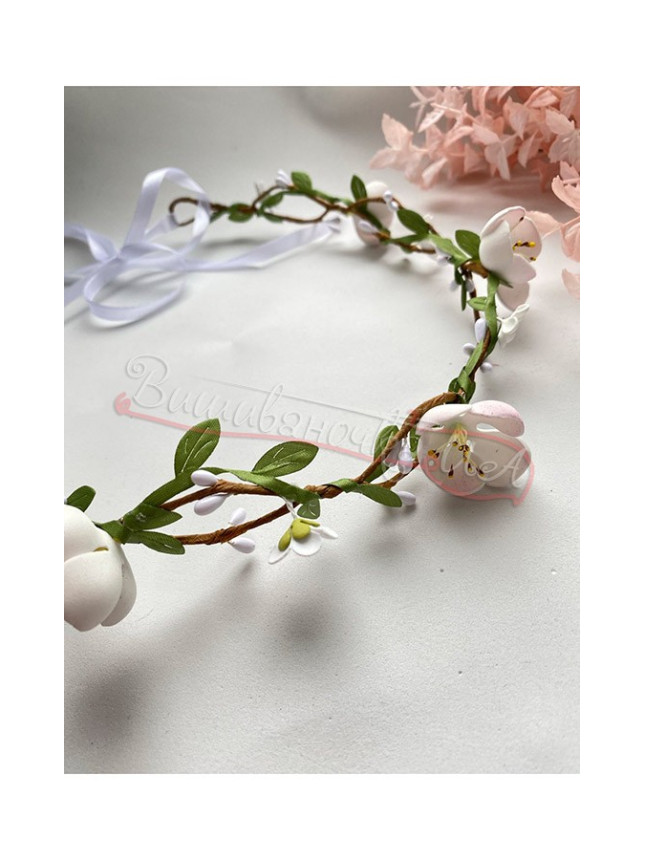 Delicate flower crown of flowers В68