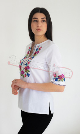 Women's vyshyvanka with colourful pattern 2400