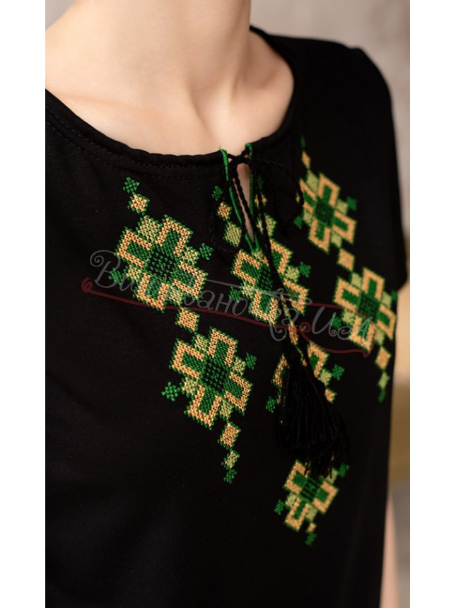 Black T-shirt with embroidery 5143 size S