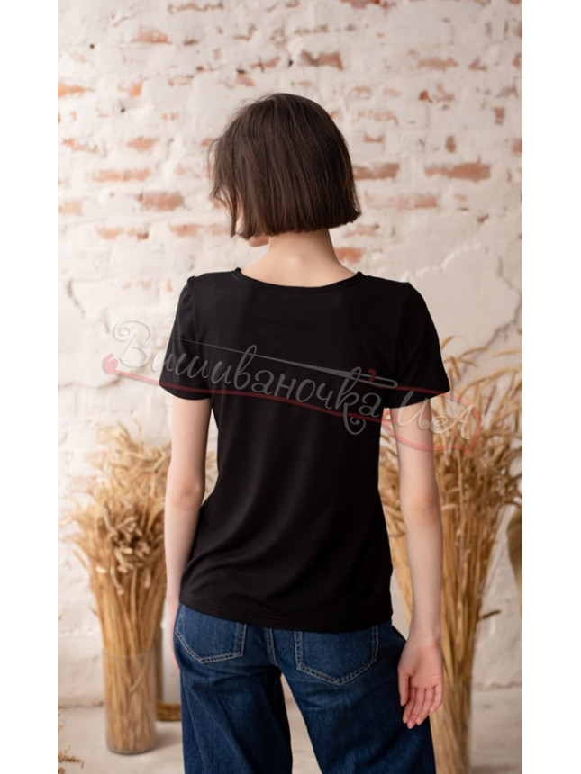 Black T-shirt with embroidery 5143 size S