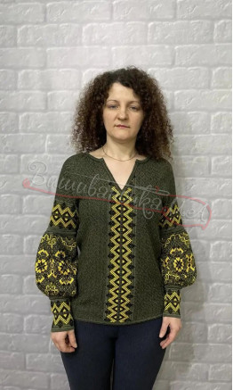 Вязана жіноча вишиванка 5885