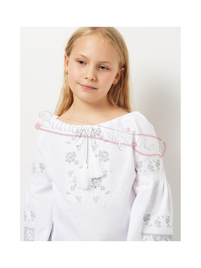 Embroidered blouse for a girl 918-1