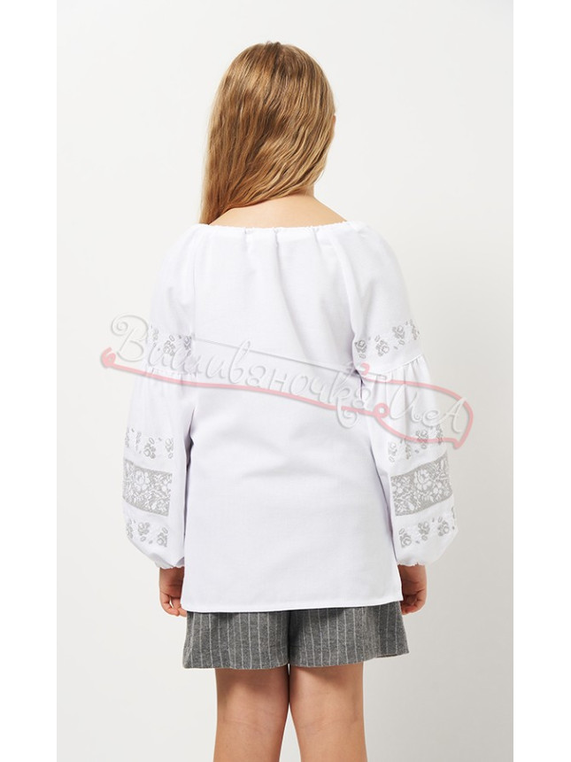 Embroidered blouse for a girl 918-1