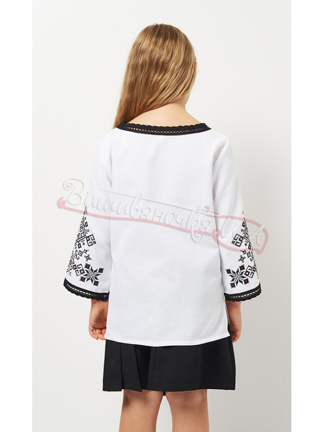 Blouse with geometric embroidery 9046-4 size 110