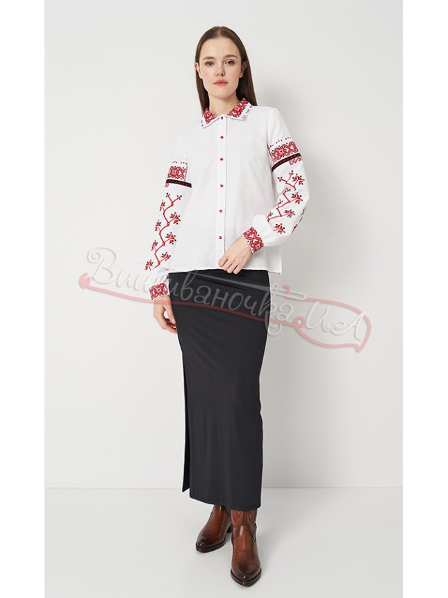 Embroidered blouse with a collar 520-2 size 42