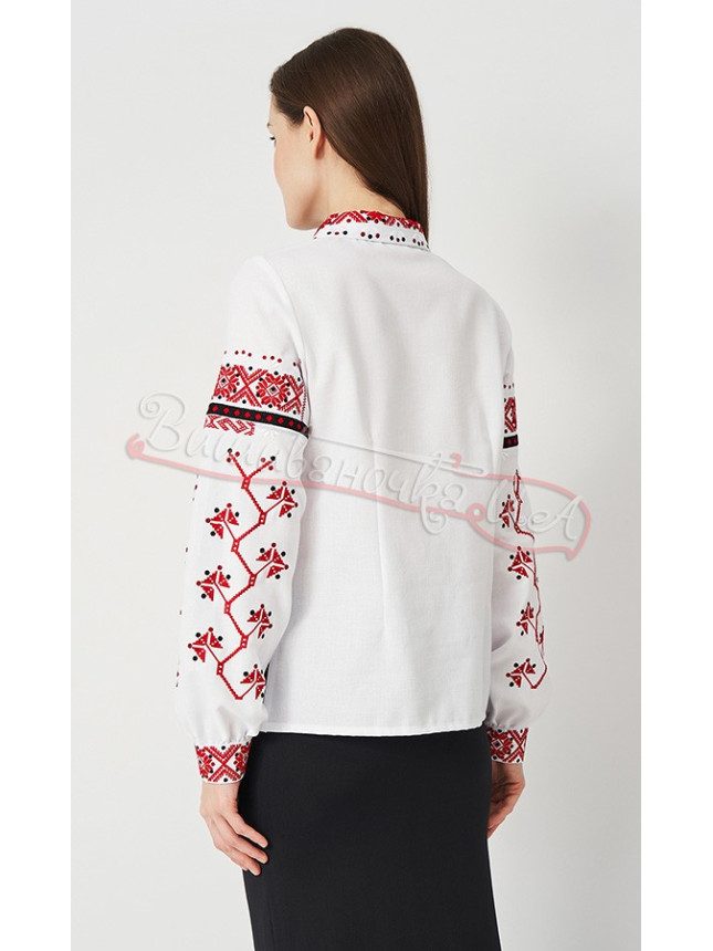 Embroidered blouse with a collar 520-2 size 42