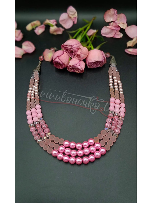 Necklace in pink К35