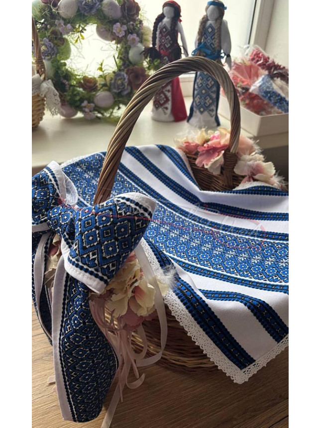 Napkin and bow for a basket 09-3